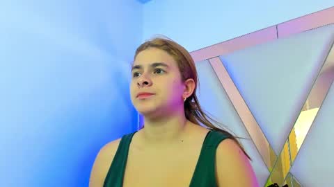 AliceCruz online show from June 14, 2026, 4:09 pm