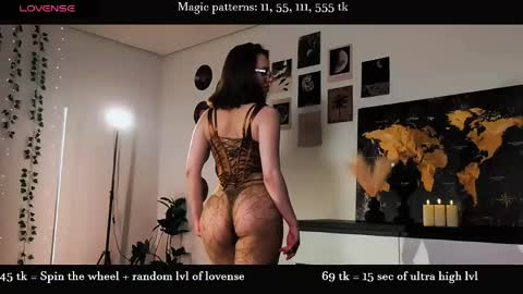 Snapshot of alicia_art_ chatting on June 6, 2026, 6:12 pm Alicia online show from June 6, 2026, 6:12 pm