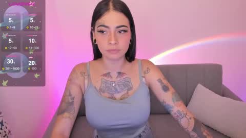CINNAMON GIRL online show from December 18, 2024, 11:30 pm