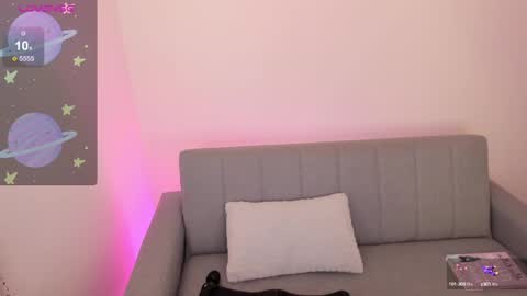 CINNAMON GIRL online show from January 18, 2025, 7:37 pm
