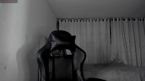 aliice_walker_ online show from August 4, 2026, 3:32 am