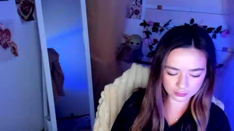 Snapshot of allana_dream chatting on July 1, 2026, 5:53 am Allana online show from July 1, 2026, 5:53 am
