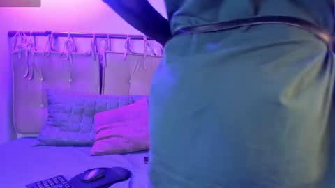 alma_rose_ online show from August 1, 2026, 7:02 pm