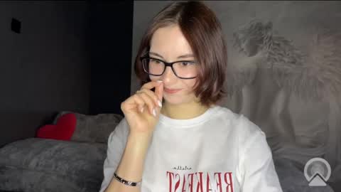 amalia_lambert13 online show from May 28, 2026, 7:22 pm