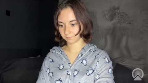 amalia_lambert13 online show from June 11, 2026, 9:24 pm