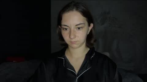 amalia_lambert13 online show from June 25, 2026, 8:02 pm