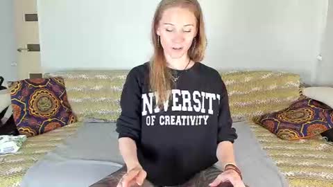 Amalia online show from July 18, 2026, 9:02 am