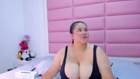amaranttaylunay online show from July 29, 2026, 8:40 pm