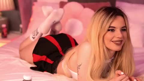amiralovely online show from July 19, 2026, 7:50 pm