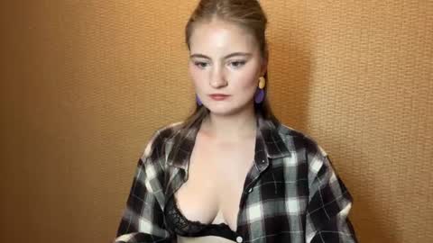 amorelle_ online show from June 16, 2026, 7:38 pm