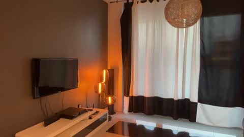 amorelle_ online show from June 28, 2026, 6:47 pm