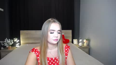 anastacyyellig online show from July 6, 2026, 8:11 pm