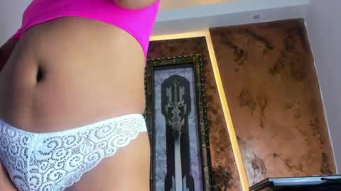 Snapshot of andrea_giraldo_ chatting on July 12, 2026, 8:33 pm Andrea online show from July 12, 2026, 8:33 pm