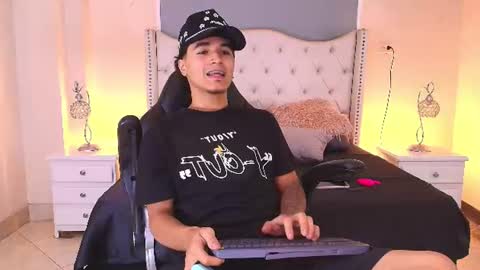 Andreao online show from August 4, 2026, 4:09 pm