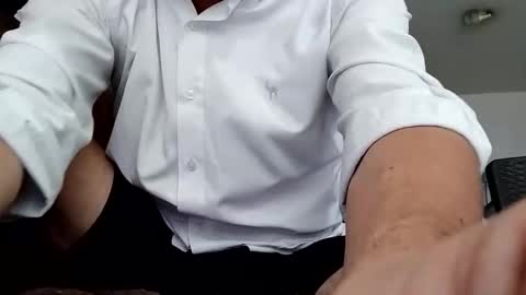 andresfloga online show from May 20, 2026, 2:34 pm