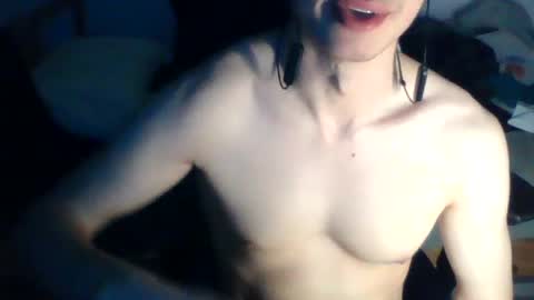 andresse_lat online show from July 22, 2026, 7:44 am