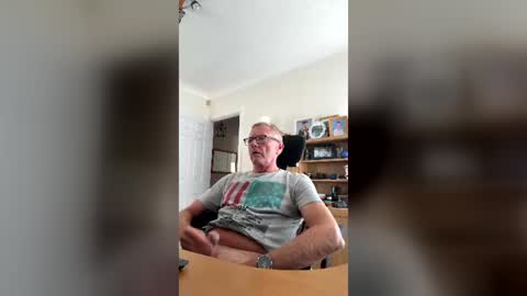 andy1234518 online show from July 14, 2026, 2:01 pm