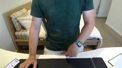 andy_xx79 online show from January 13, 2025, 5:44 am