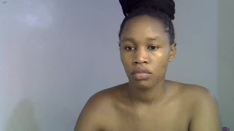 angel_mia5 online show from June 19, 2026, 2:32 pm