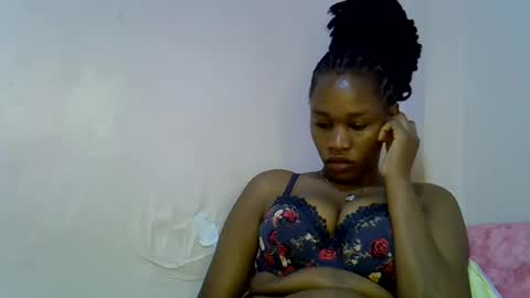 angel_mia5 online show from July 28, 2026, 3:54 pm