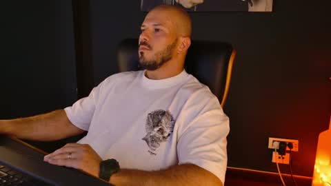 Snapshot of angeloeric chatting on July 23, 2026, 1:20 pm BlackWolf online show from July 23, 2026, 1:20 pm