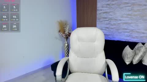 angie_smith_x online show from June 15, 2026, 11:12 am