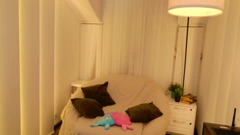 Anita online show from May 15, 2026, 5:47 am