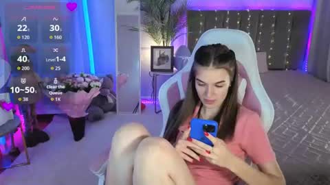 ann_woood online show from June 25, 2026, 3:49 pm