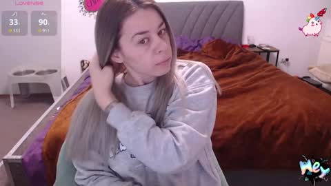 Snapshot of anna_ana chatting on April 12, 2026, 9:36 am Anadirectgirl online show from April 12, 2026, 9:36 am