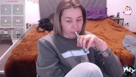 Snapshot of anna_ana chatting on April 19, 2026, 6:10 pm Anadirectgirl online show from April 19, 2026, 6:10 pm