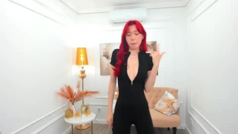 Anna online show from June 3, 2026, 4:04 am