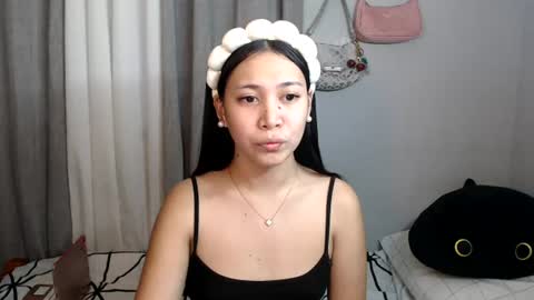 anne_chanelx online show from July 14, 2026, 3:33 am