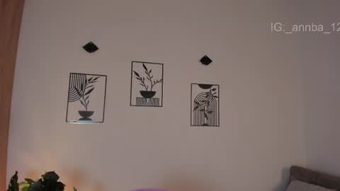 annie_barozzi online show from May 4, 2026, 4:47 pm