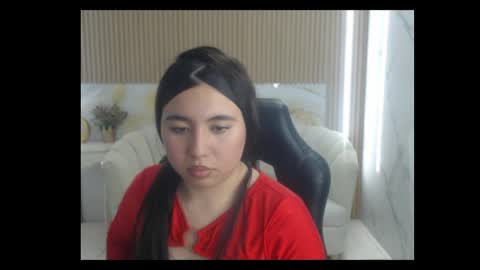 Anny  online show from June 1, 2026, 8:32 pm