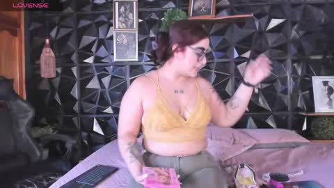 apprilfoxx online show from February 17, 2026, 1:18 pm