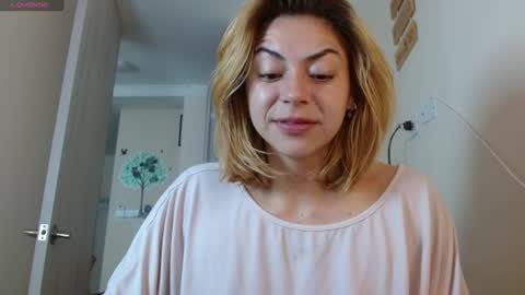 April Dumont online show from July 6, 2026, 11:18 am