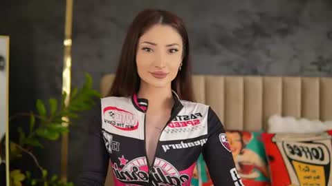 arianna_moonx online show from July 13, 2026, 2:20 pm