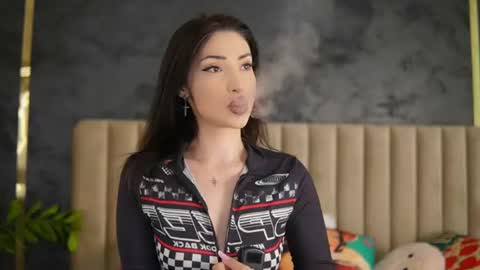 arianna_moonx online show from August 5, 2026, 12:30 pm