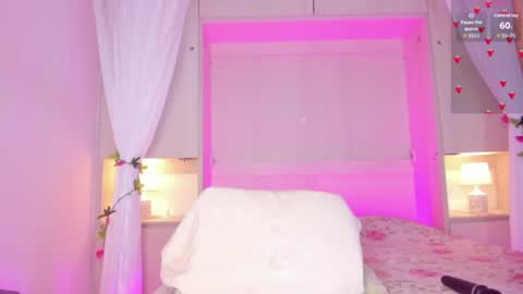 ariannavega_ online show from July 7, 2026, 11:58 am
