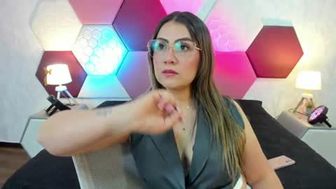 Snapshot of ariarous chatting on June 22, 2026, 5:21 pm aria online show from June 22, 2026, 5:21 pm