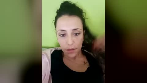 aribabyloveee online show from June 28, 2026, 12:11 pm