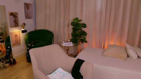 Ari online show from June 22, 2026, 5:37 am