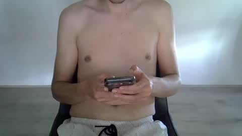 arnoanro online show from June 18, 2026, 3:49 pm