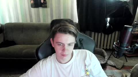 biggest penis  online show from April 1, 2026, 9:21 am