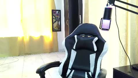 aronmiller online show from July 5, 2026, 2:13 pm