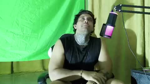 aronmiller online show from July 15, 2026, 2:06 am