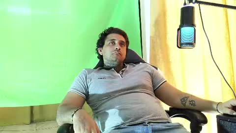 aronmiller online show from July 18, 2026, 10:24 pm