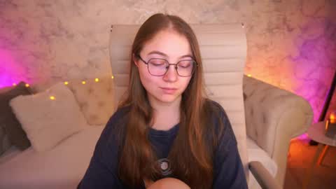 arrinawair online show from June 16, 2026, 6:49 am