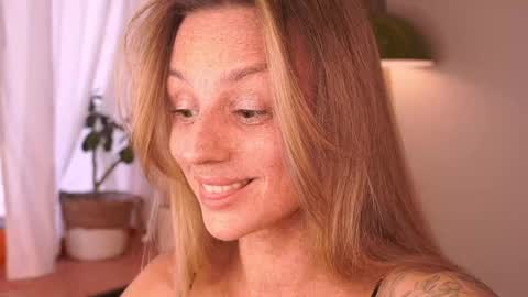 Snapshot of artease chatting on May 23, 2026, 12:42 pm Arti Next Streams - online show from May 23, 2026, 12:42 pm