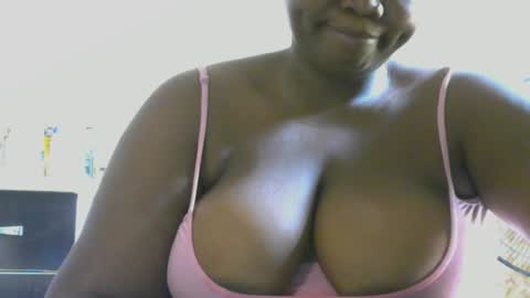 assplaybuttom online show from December 21, 2025, 10:55 am